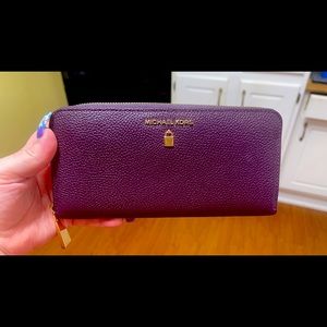 Micheal Kors Purple Wallet